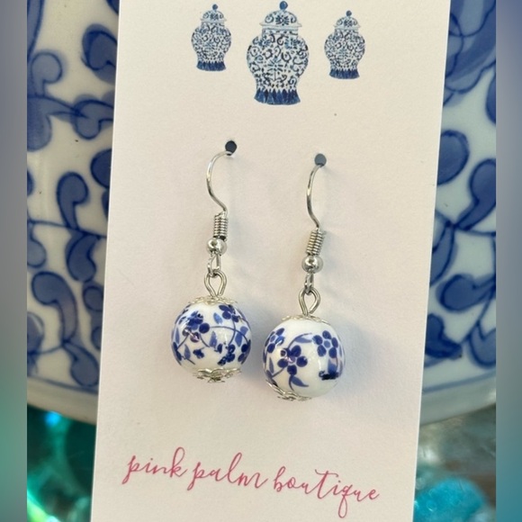 Blue & White Chinoiserie Earrings - Picture 1 of 4